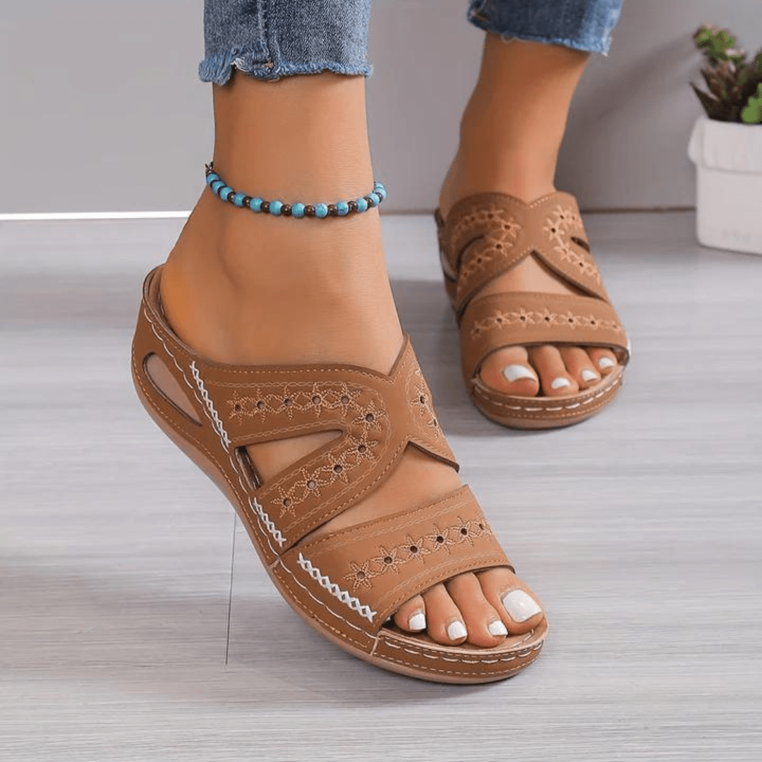 Women’s Everyday Sandals for Summer Comfort Brown