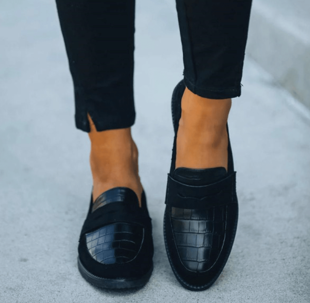 Women’s Classic Crocodile Pattern Loafers