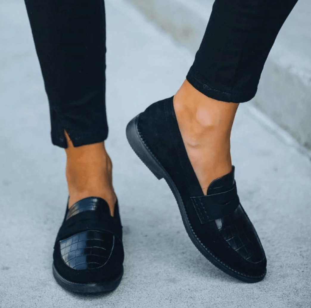 Women’s Classic Crocodile Pattern Loafers