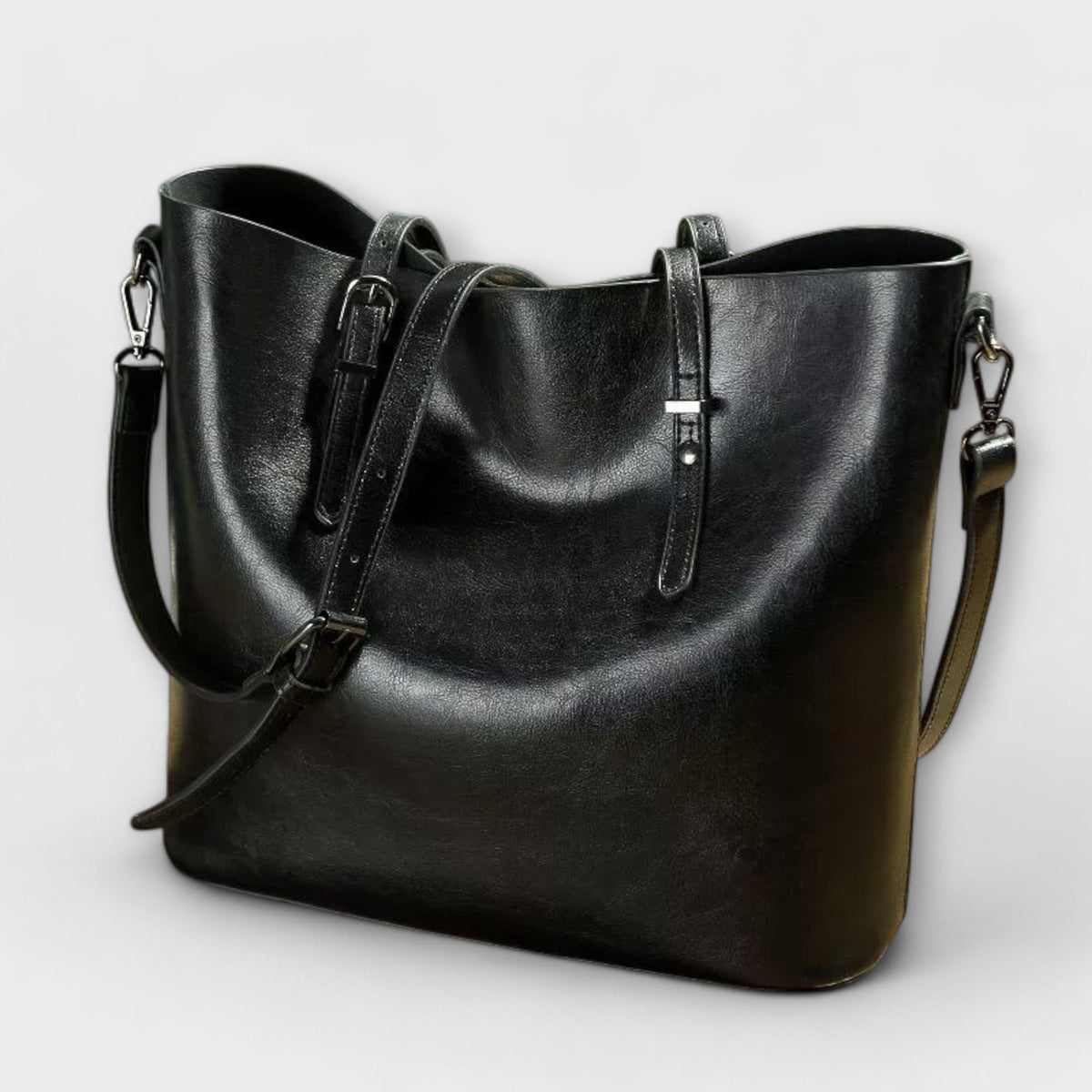 Women’s Classic Structured Shoulder Bag for Everyday Elegance Black