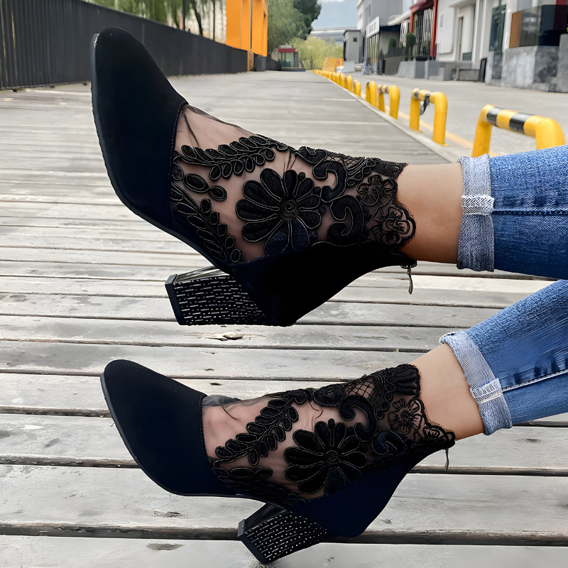 Women’s Stylish Breathable Wide-Fit Heels