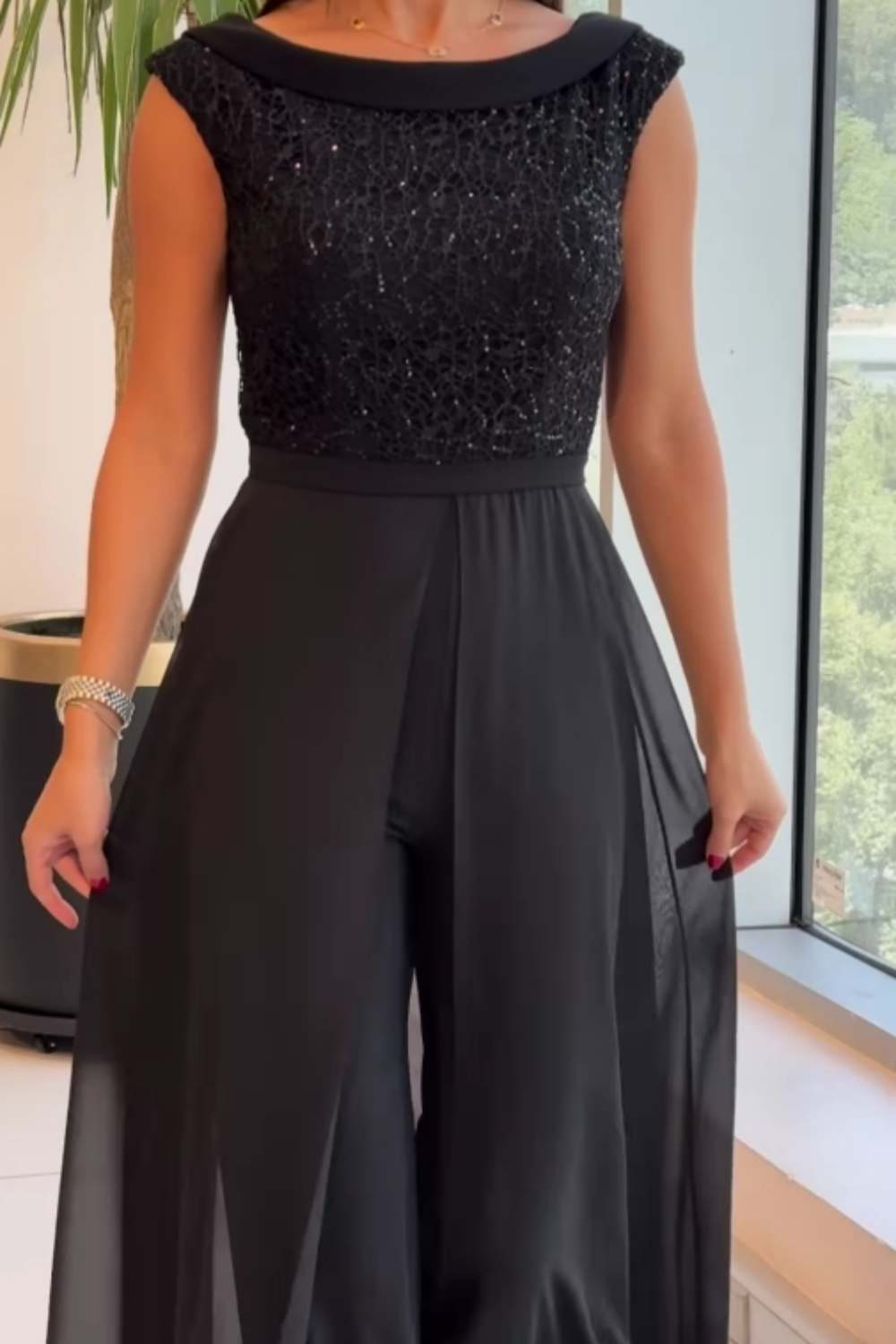 Women’s Stylish Sleeveless Jumpsuit