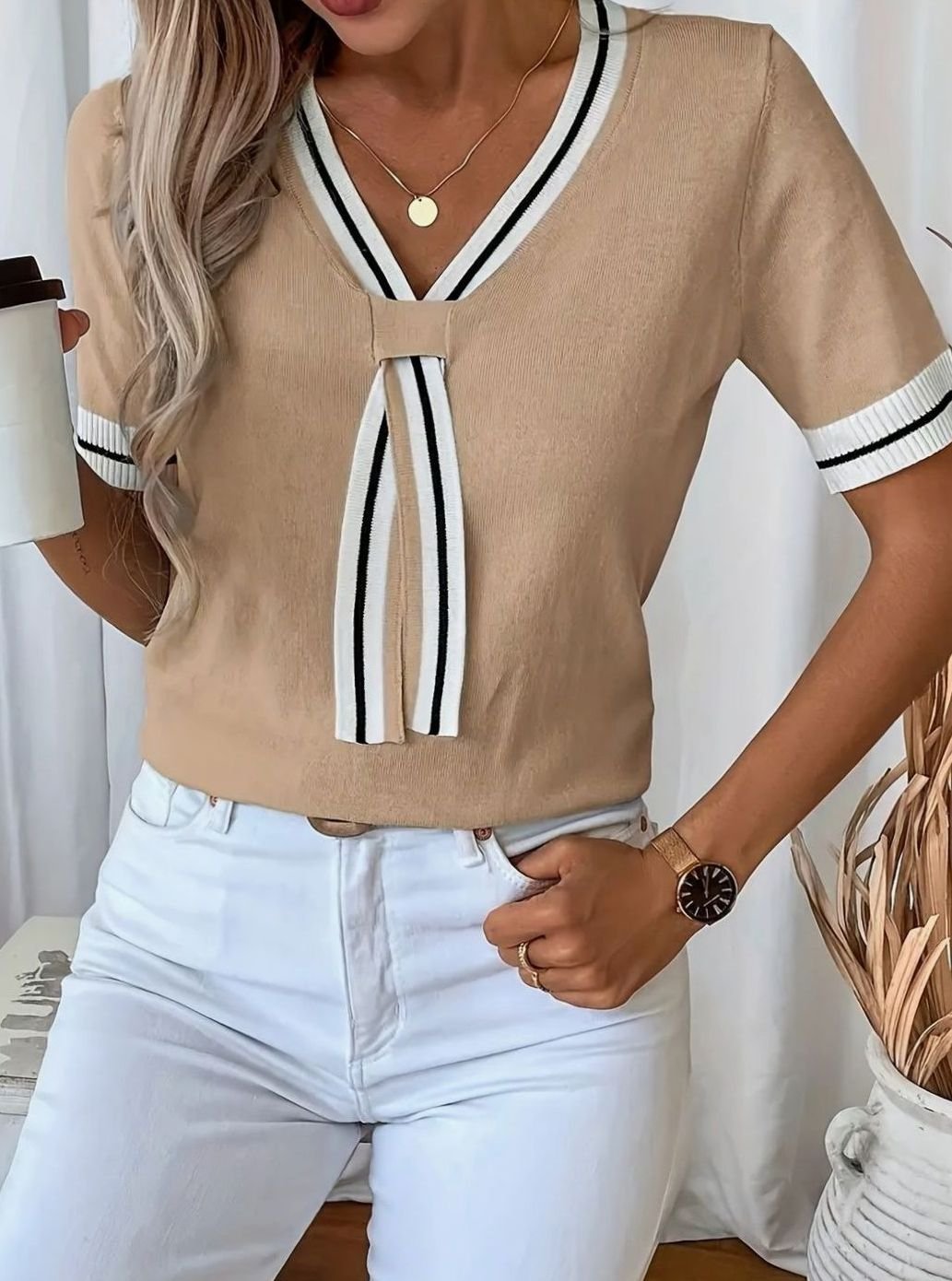 Women’s Contrast-Trim Tie-Front Short-Sleeve Jumper with V-Neck Khaki