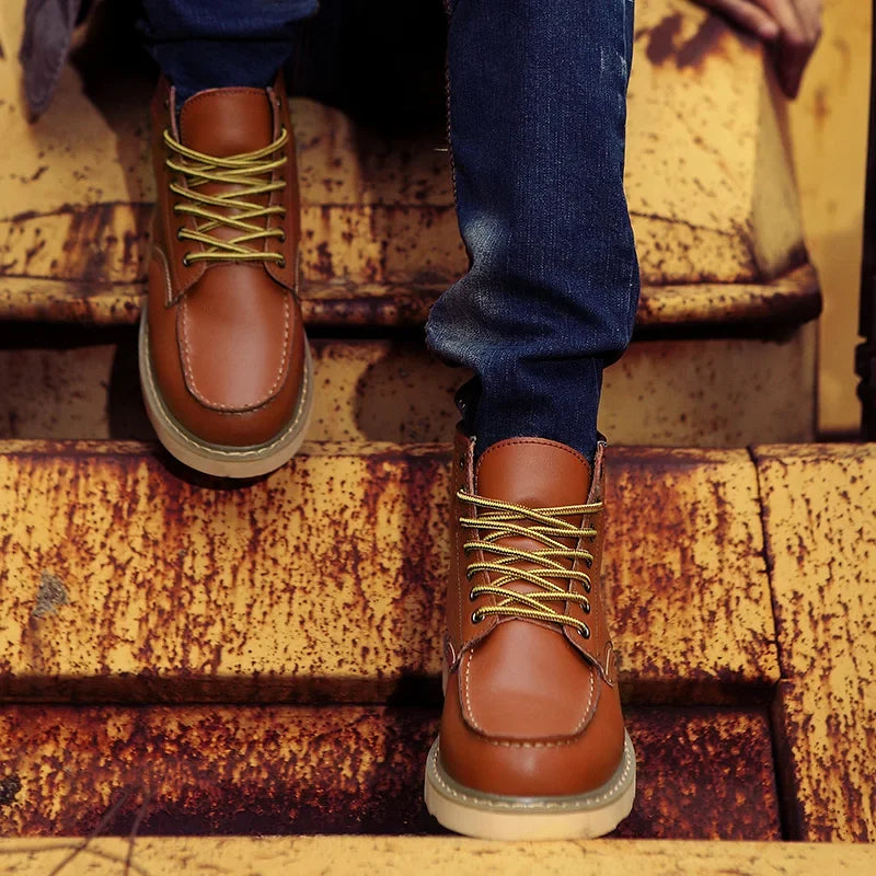 Men’s Comfortable Wide Fit Cushioned Trainers Light Brown